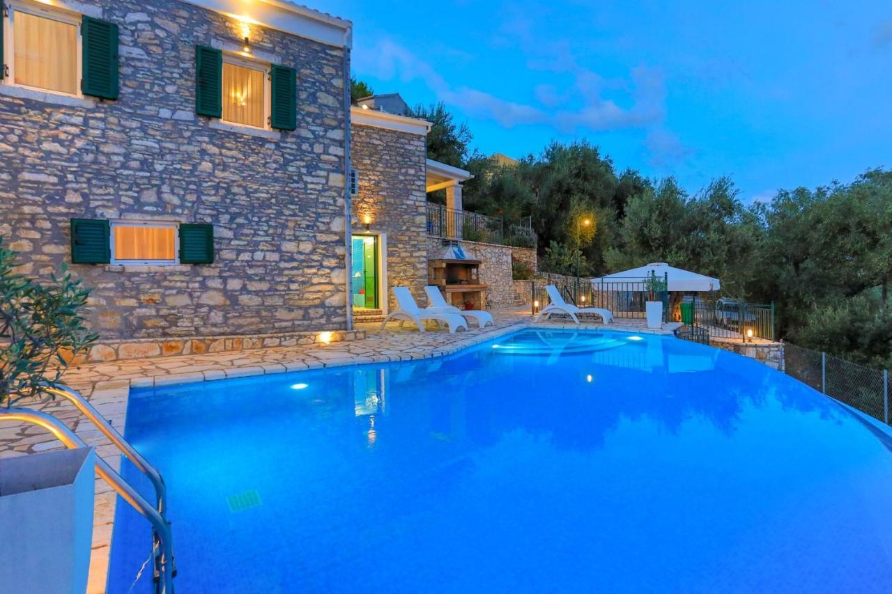 Regina: Above Agni, Superb Views And Pool * Kavalleraina