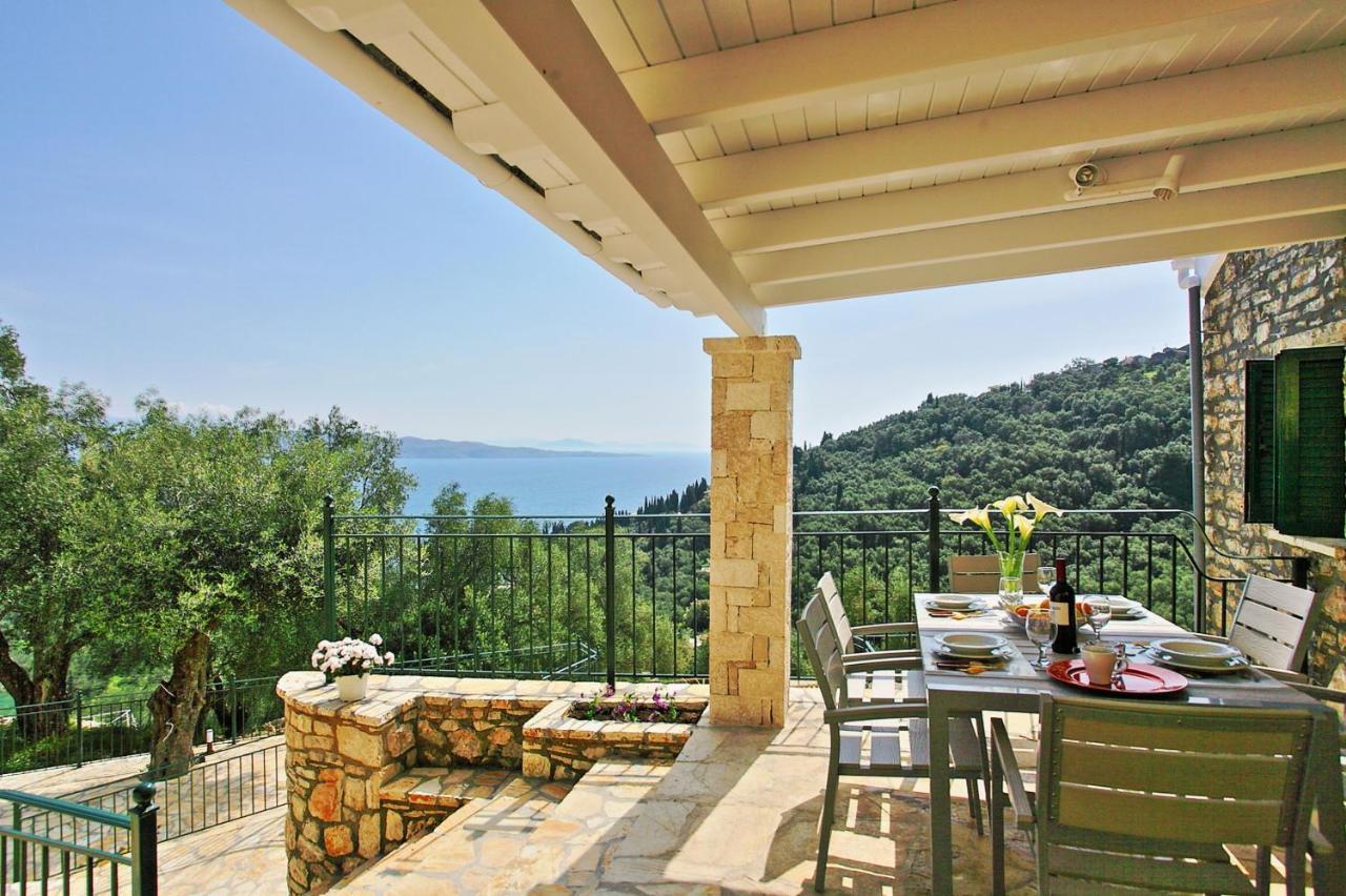 Regina: Above Agni, Superb Views And Pool Kavalleraina
